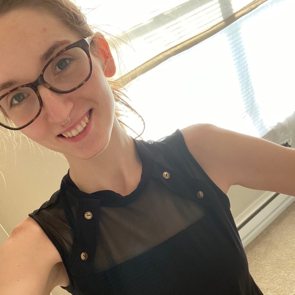 Meet your Posher, Mackenzie - Picture 3 of 3